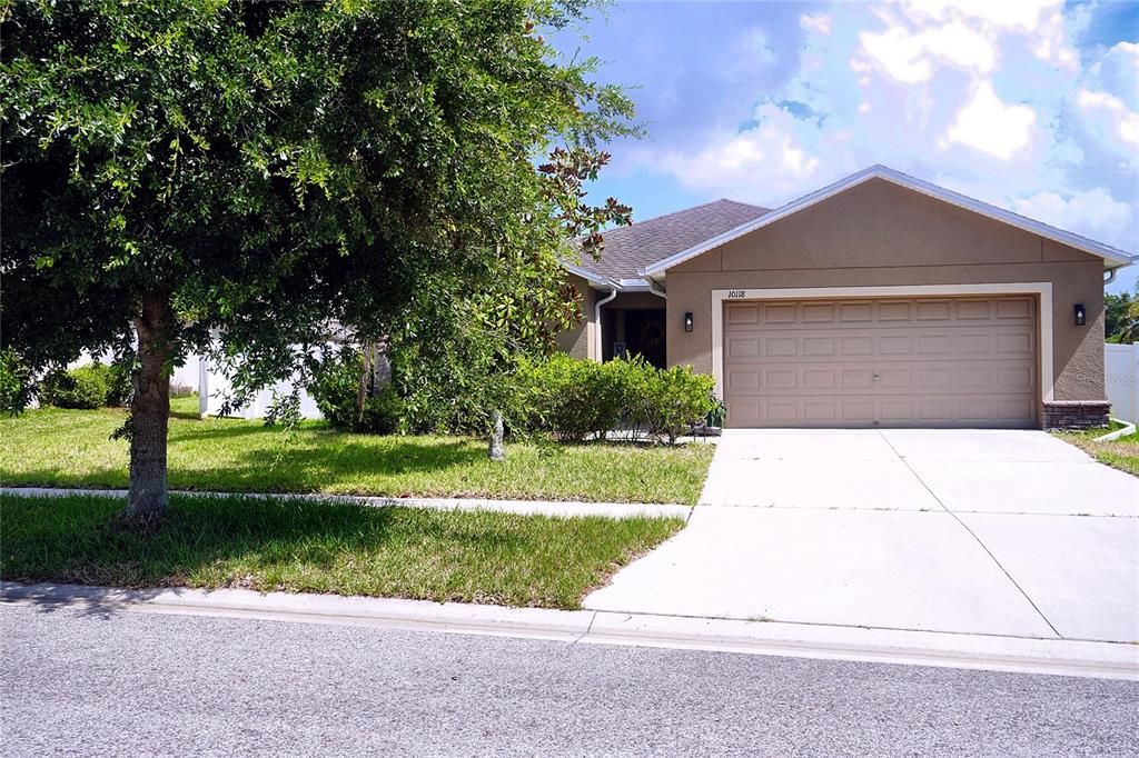 For Sale: $299,000 (3 beds, 2 baths, 1676 Square Feet)