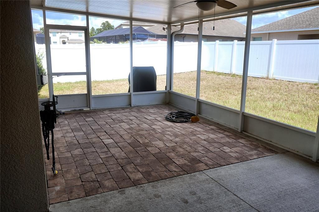 For Sale: $299,000 (3 beds, 2 baths, 1676 Square Feet)