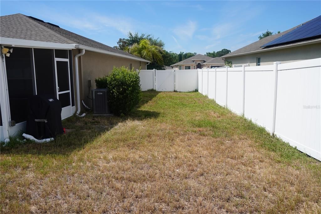 For Sale: $299,000 (3 beds, 2 baths, 1676 Square Feet)