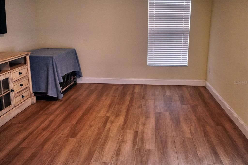 For Sale: $299,000 (3 beds, 2 baths, 1676 Square Feet)