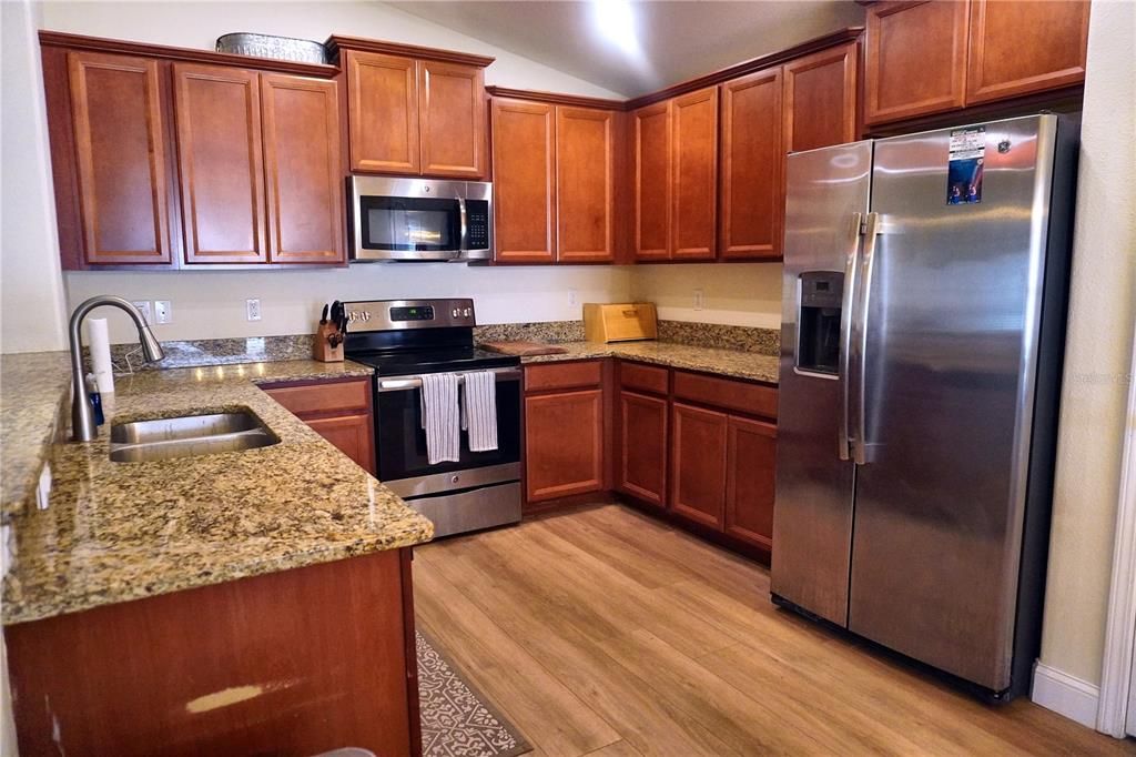 For Sale: $299,000 (3 beds, 2 baths, 1676 Square Feet)