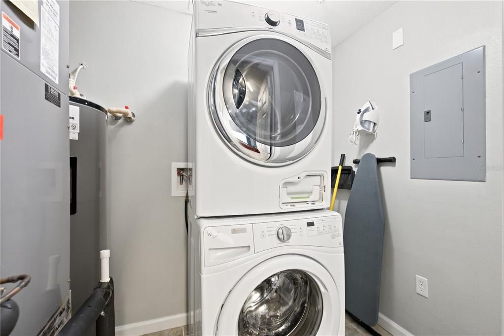 For Sale: $170,000 (2 beds, 2 baths, 1265 Square Feet)
