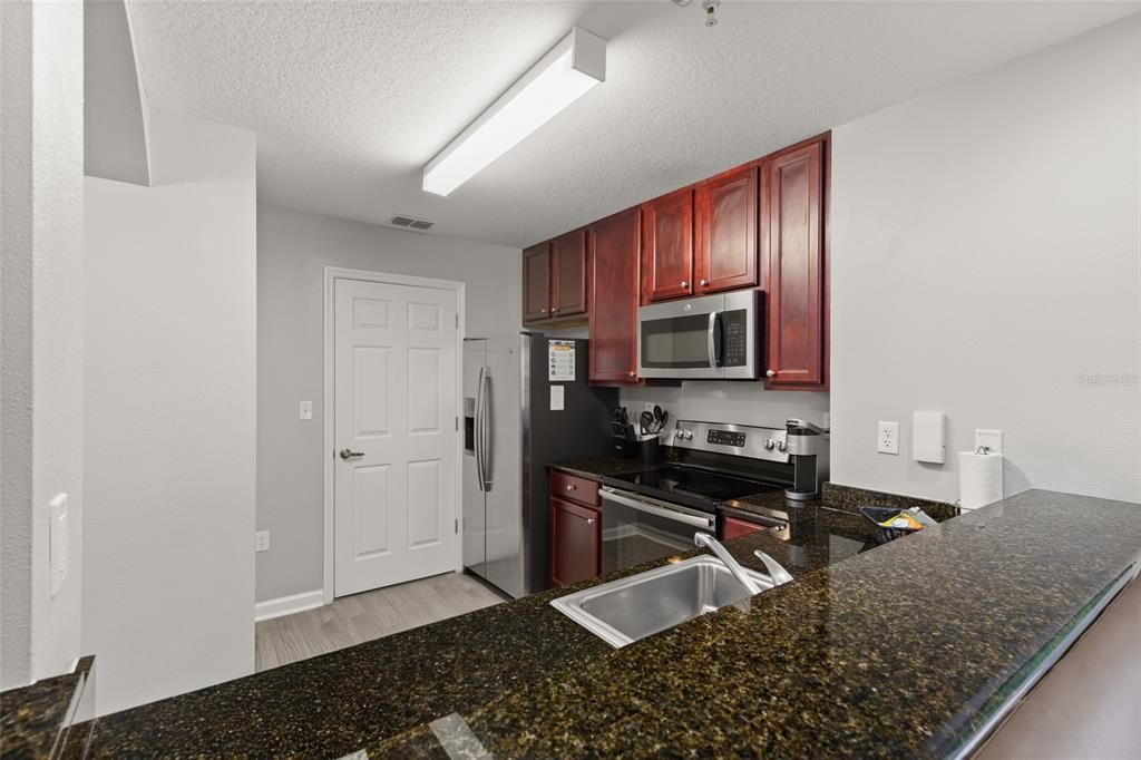 For Sale: $170,000 (2 beds, 2 baths, 1265 Square Feet)