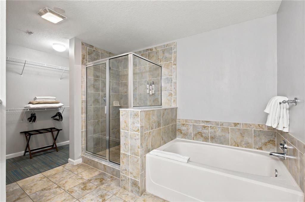 For Sale: $170,000 (2 beds, 2 baths, 1265 Square Feet)