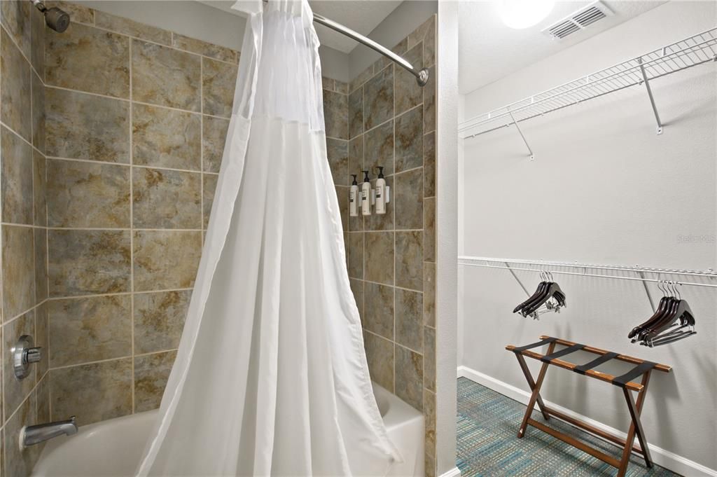 For Sale: $170,000 (2 beds, 2 baths, 1265 Square Feet)