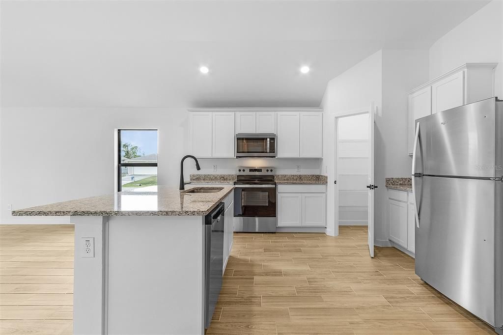 For Sale: $384,900 (4 beds, 2 baths, 1696 Square Feet)