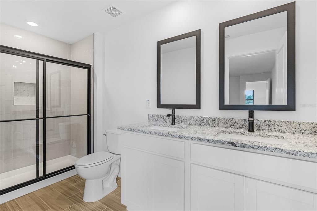 For Sale: $384,900 (4 beds, 2 baths, 1696 Square Feet)