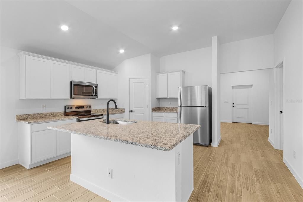 For Sale: $384,900 (4 beds, 2 baths, 1696 Square Feet)