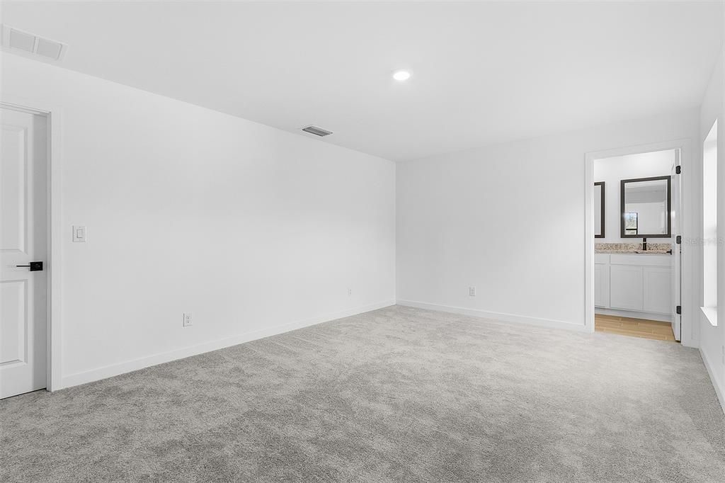 For Sale: $384,900 (4 beds, 2 baths, 1696 Square Feet)