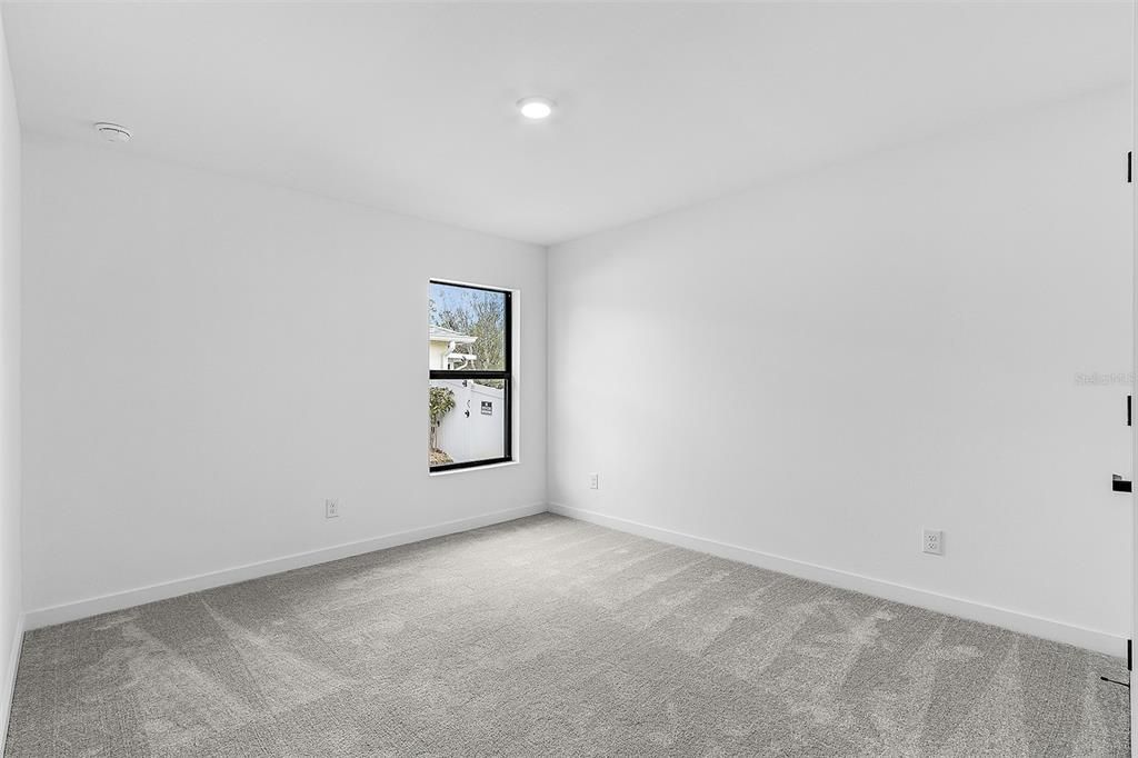 For Sale: $384,900 (4 beds, 2 baths, 1696 Square Feet)