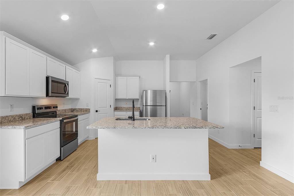 For Sale: $384,900 (4 beds, 2 baths, 1696 Square Feet)