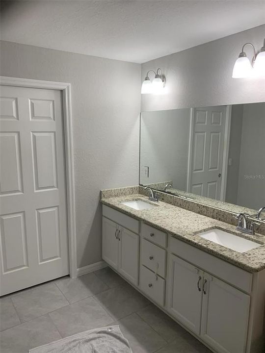 For Sale: $394,000 (4 beds, 2 baths, 1927 Square Feet)