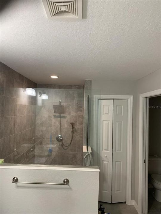 For Sale: $394,000 (4 beds, 2 baths, 1927 Square Feet)