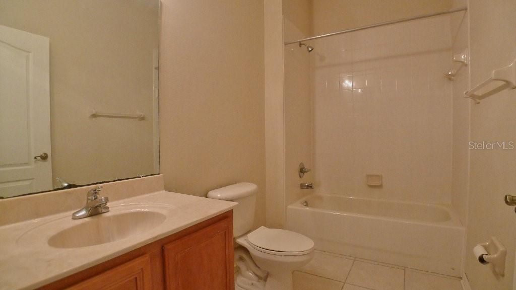 В аренду: $2,200 (3 спален, 2 ванн, 1760 Квадратных фут)