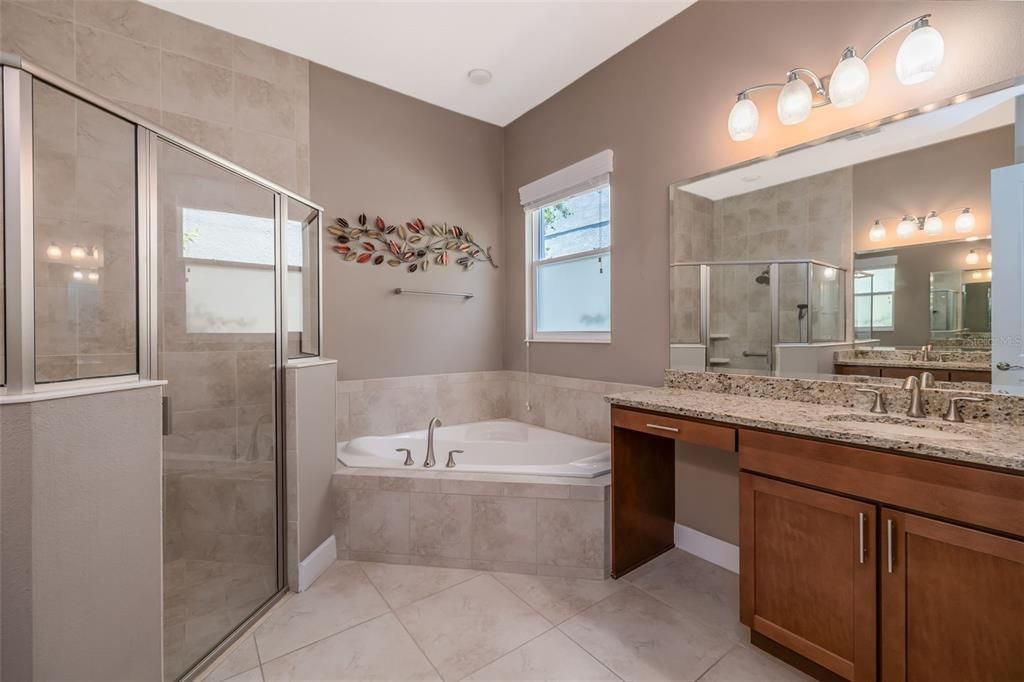 Activo con contrato: $449,900 (3 camas, 2 baños, 2024 Pies cuadrados)