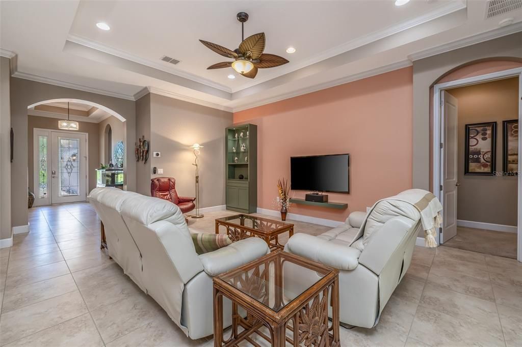Activo con contrato: $449,900 (3 camas, 2 baños, 2024 Pies cuadrados)