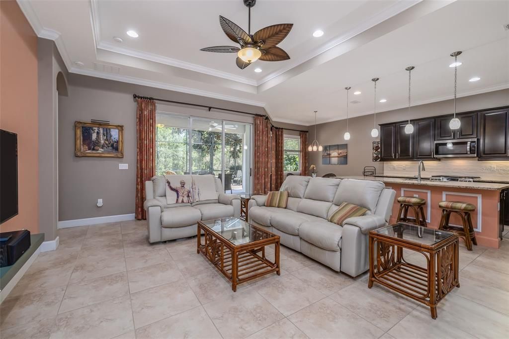 Activo con contrato: $449,900 (3 camas, 2 baños, 2024 Pies cuadrados)