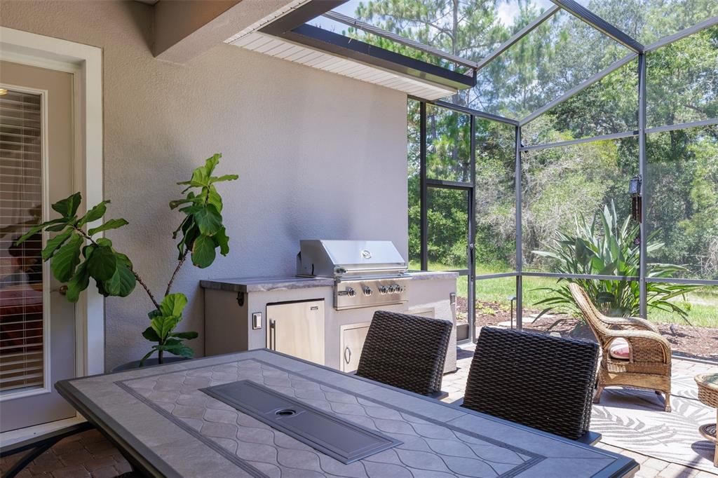 Activo con contrato: $449,900 (3 camas, 2 baños, 2024 Pies cuadrados)