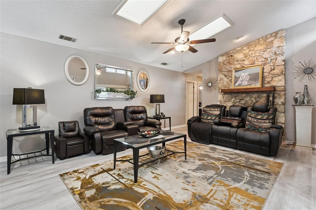 For Sale: $450,000 (4 beds, 2 baths, 2178 Square Feet)