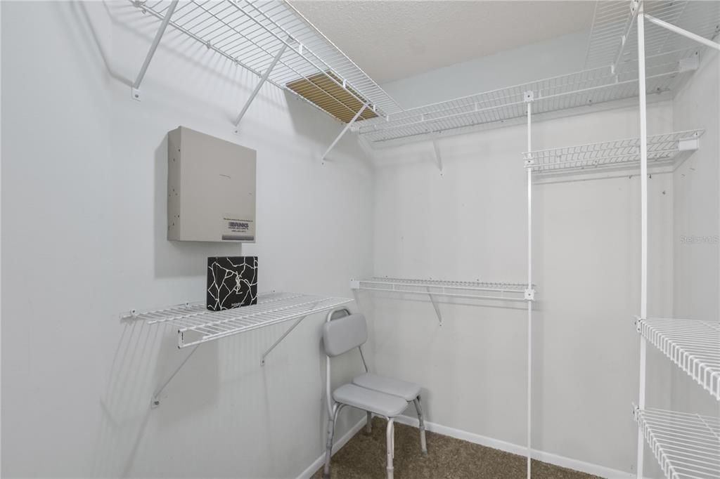 Под контрактом: $349,950 (3 спален, 2 ванн, 1600 Квадратных фут)