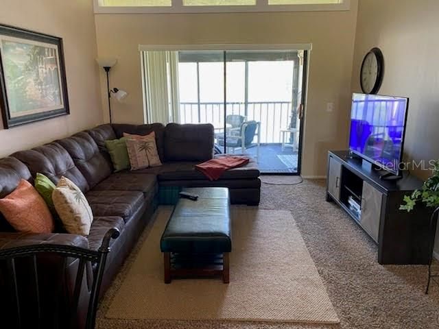 For Rent: $1,950 (2 beds, 2 baths, 924 Square Feet)