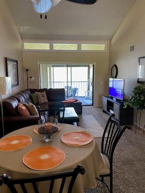 For Rent: $1,950 (2 beds, 2 baths, 924 Square Feet)