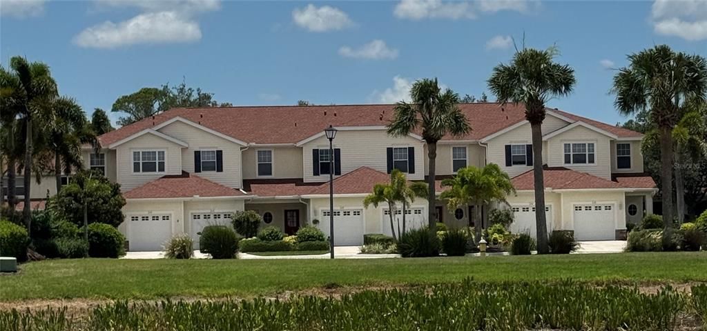 En Venta: $499,000 (0.36 acres)