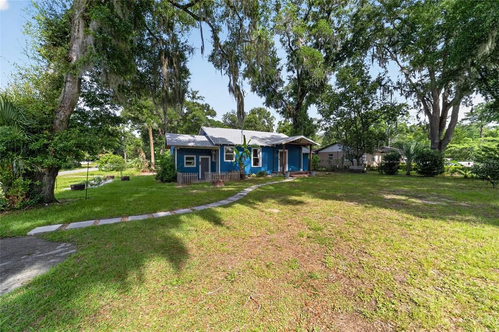 For Sale: $249,900 (3 beds, 2 baths, 1386 Square Feet)