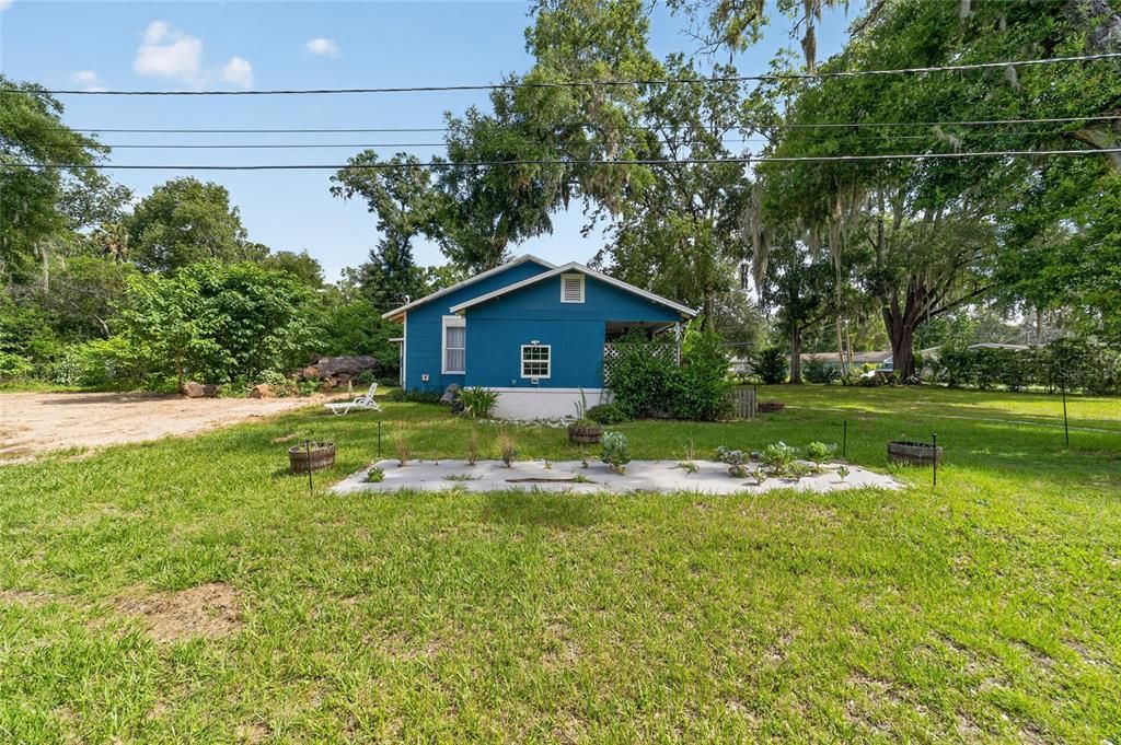 For Sale: $249,900 (3 beds, 2 baths, 1386 Square Feet)