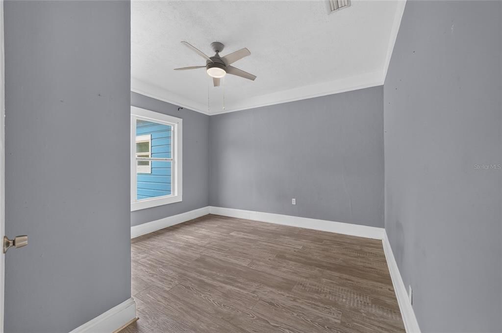 For Sale: $249,900 (3 beds, 2 baths, 1386 Square Feet)