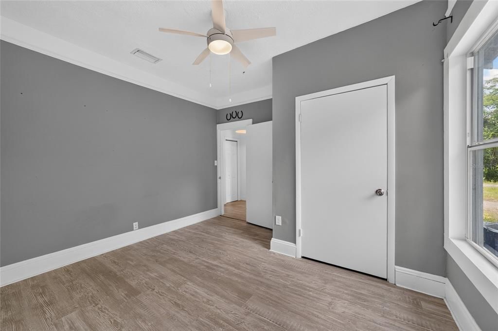 For Sale: $249,900 (3 beds, 2 baths, 1386 Square Feet)