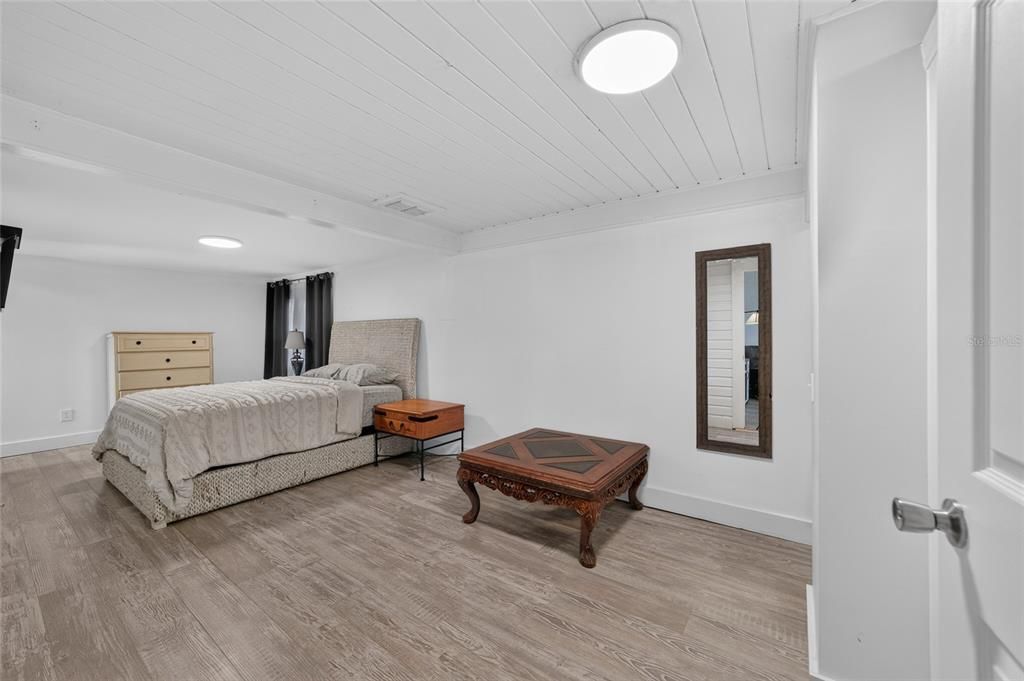 For Sale: $249,900 (3 beds, 2 baths, 1386 Square Feet)