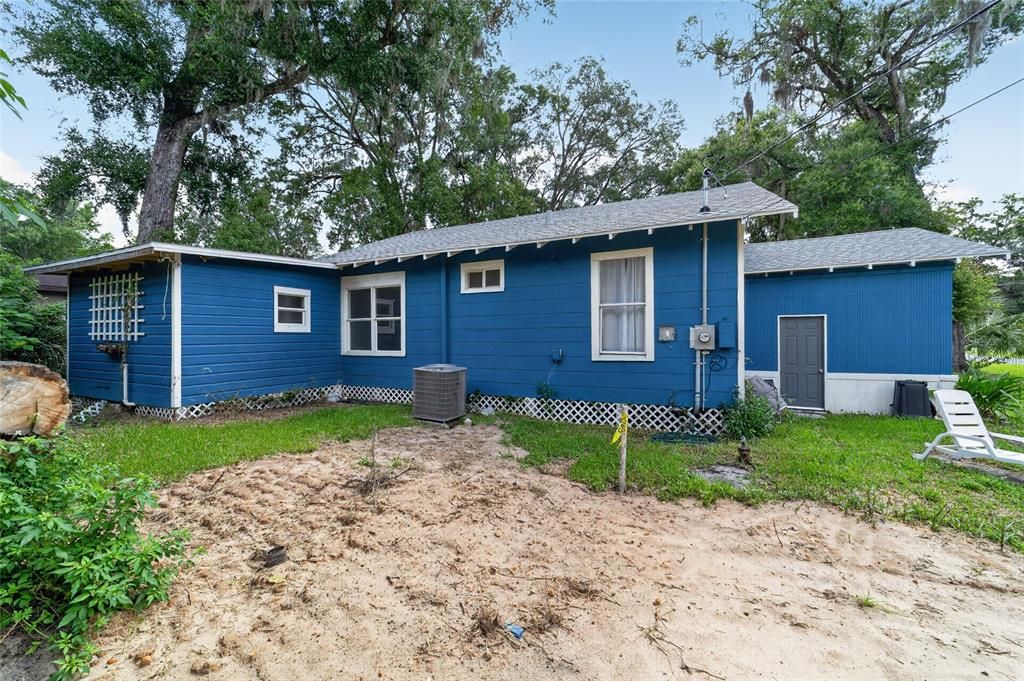 For Sale: $249,900 (3 beds, 2 baths, 1386 Square Feet)
