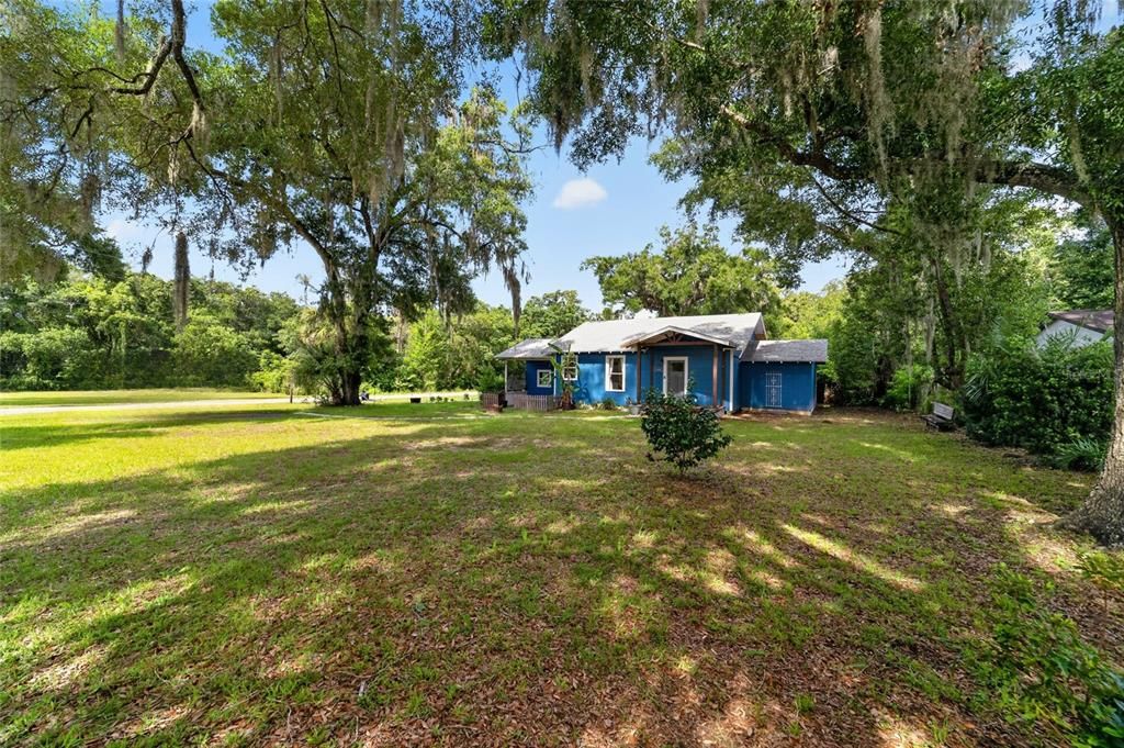 For Sale: $249,900 (3 beds, 2 baths, 1386 Square Feet)