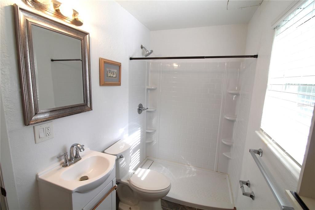 For Sale: $249,000 (1 beds, 1 baths, 750 Square Feet)
