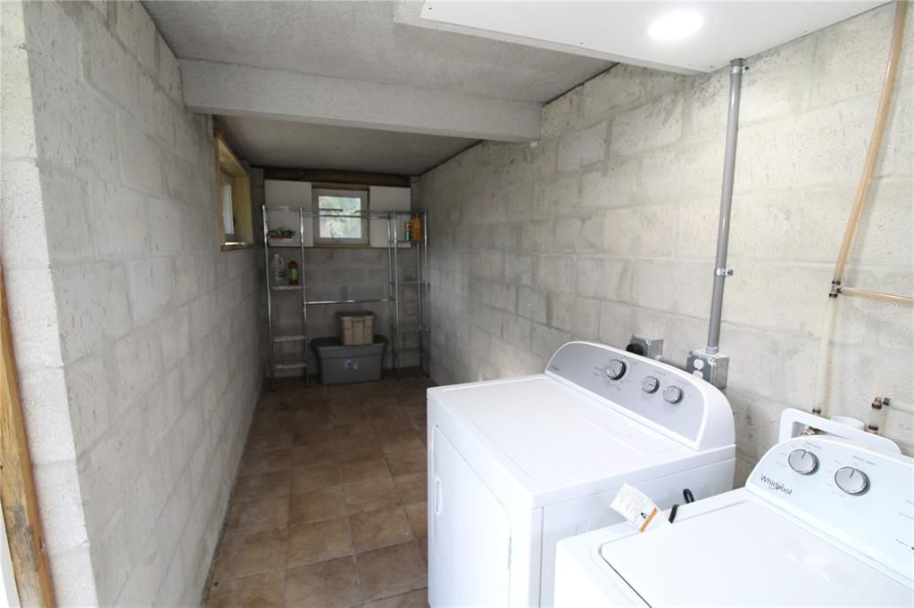 For Sale: $249,000 (1 beds, 1 baths, 750 Square Feet)