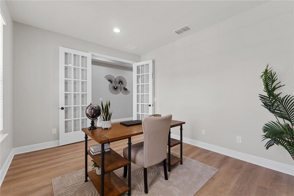 Activo con contrato: $520,000 (4 camas, 3 baños, 2535 Pies cuadrados)