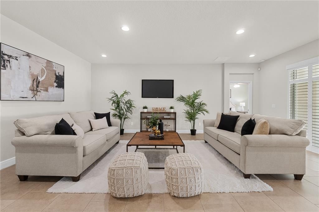 Activo con contrato: $520,000 (4 camas, 3 baños, 2535 Pies cuadrados)