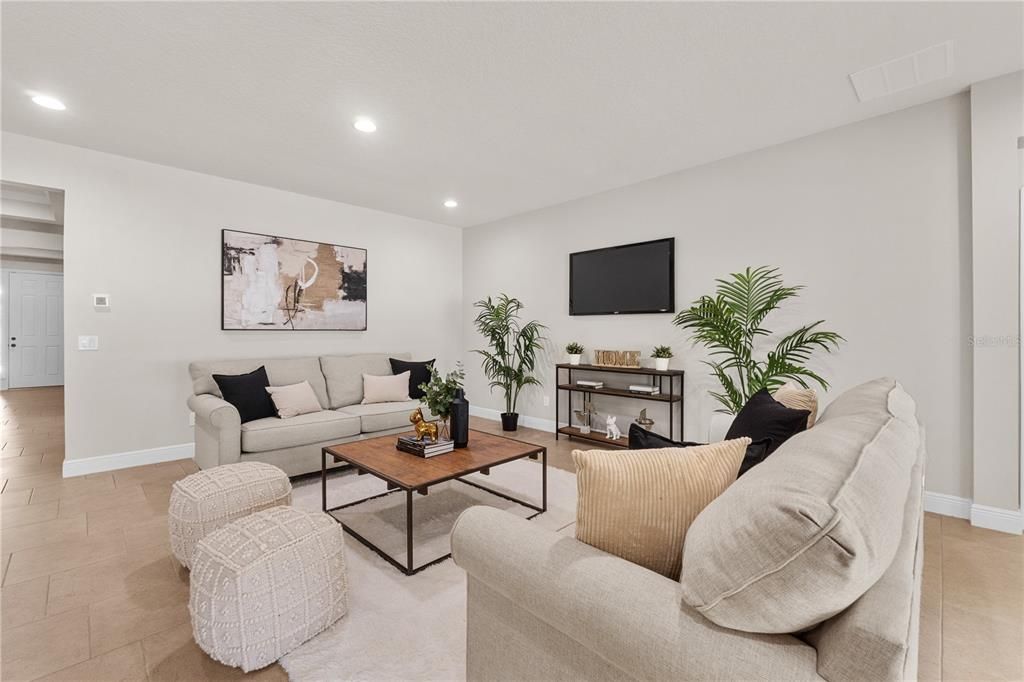 Activo con contrato: $520,000 (4 camas, 3 baños, 2535 Pies cuadrados)