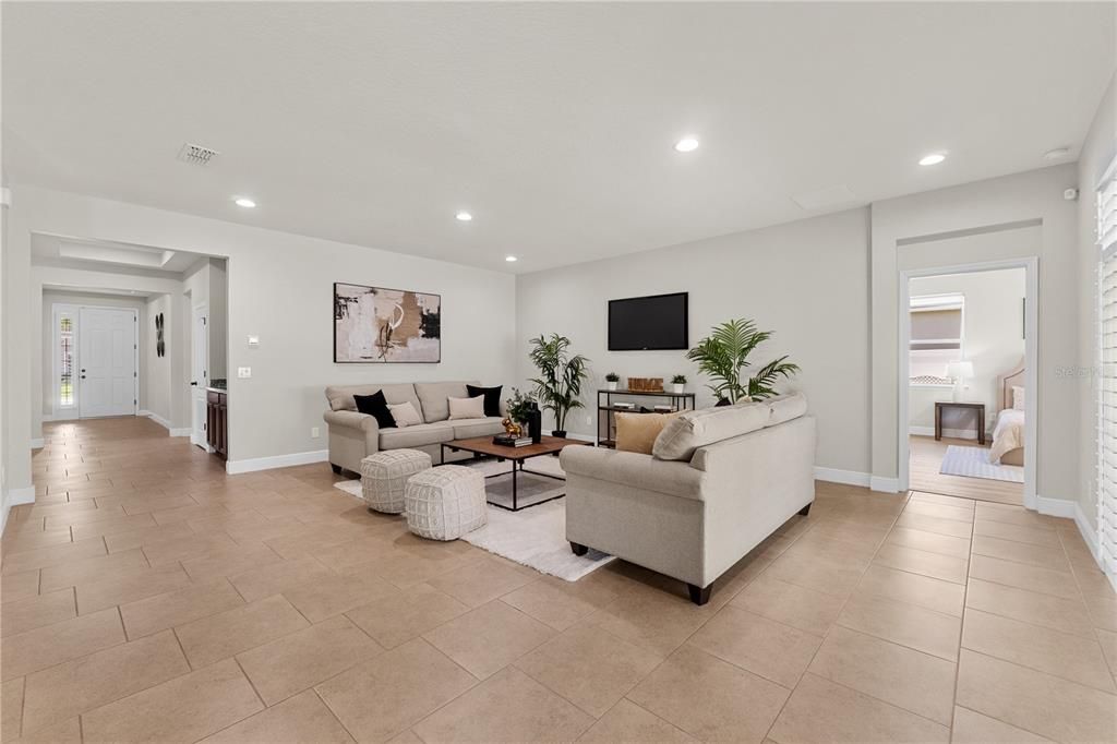 Activo con contrato: $520,000 (4 camas, 3 baños, 2535 Pies cuadrados)