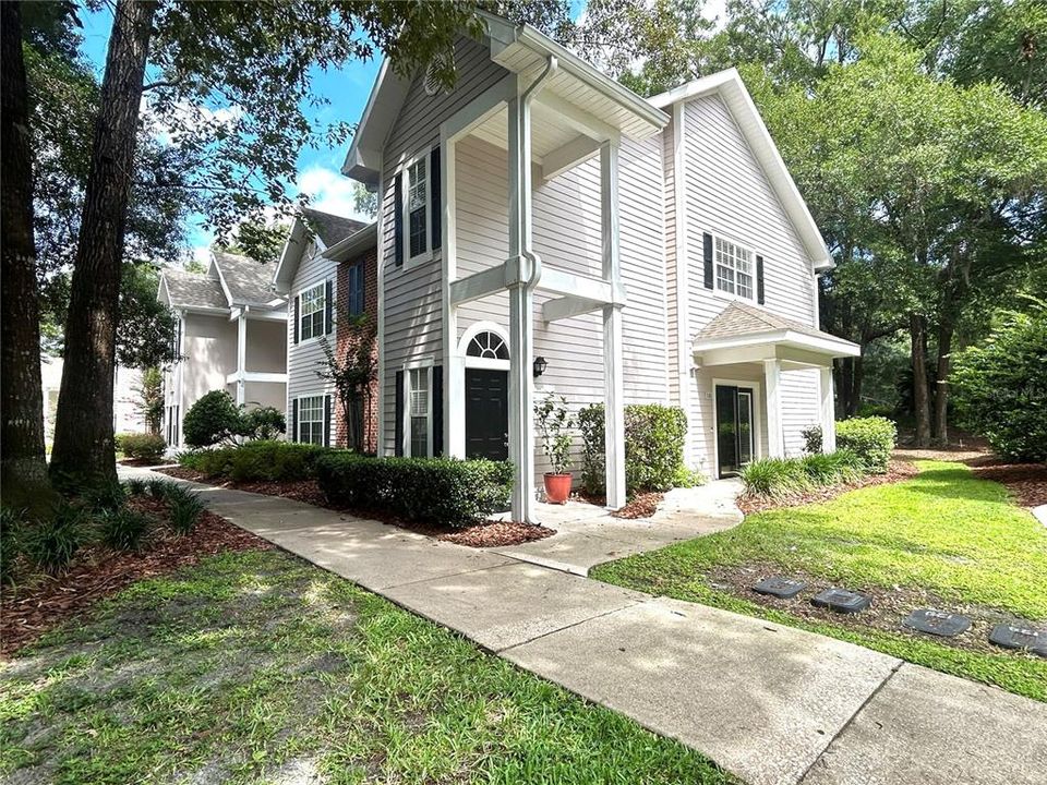 For Rent: $2,150 (3 beds, 2 baths, 1344 Square Feet)