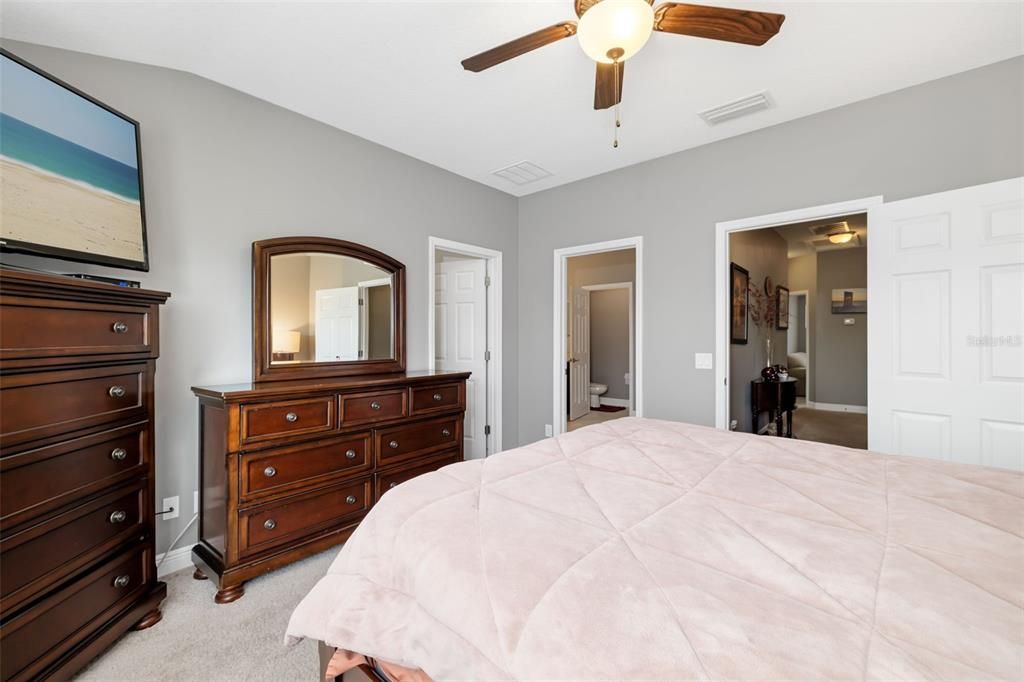 For Sale: $399,000 (3 beds, 2 baths, 1910 Square Feet)