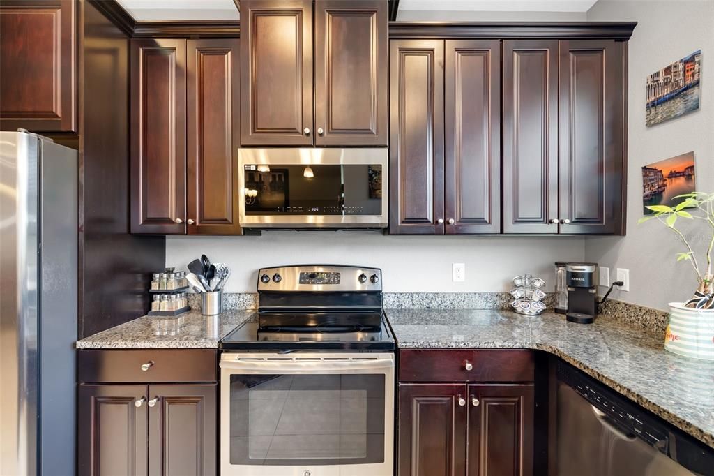 For Sale: $399,000 (3 beds, 2 baths, 1910 Square Feet)