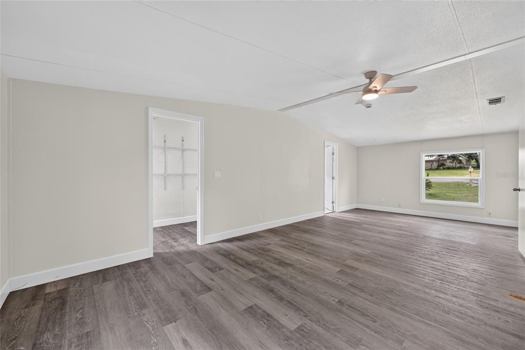 For Sale: $214,900 (3 beds, 2 baths, 1620 Square Feet)