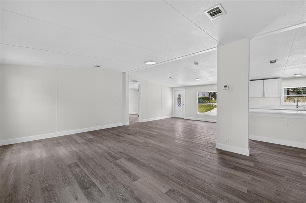 For Sale: $214,900 (3 beds, 2 baths, 1620 Square Feet)