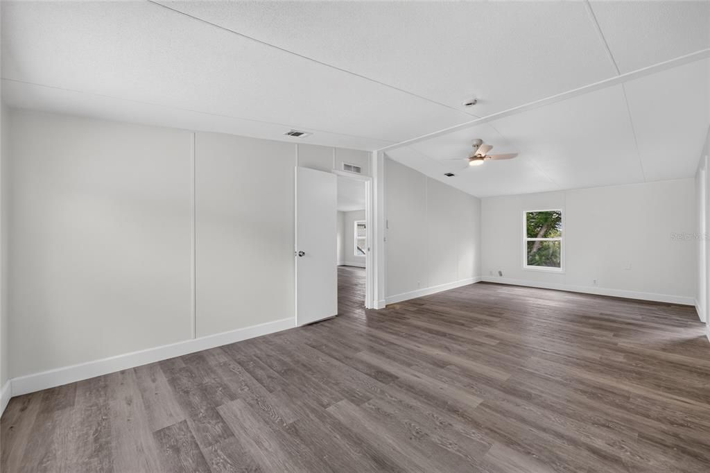 For Sale: $214,900 (3 beds, 2 baths, 1620 Square Feet)