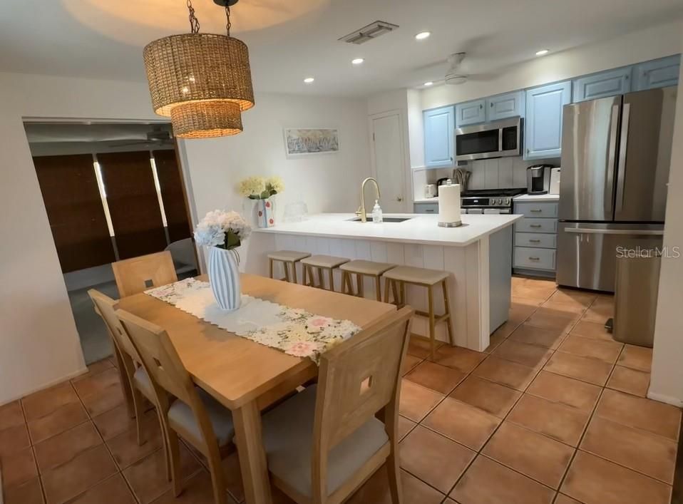 En Venta: $465,000 (3 camas, 2 baños, 1856 Pies cuadrados)