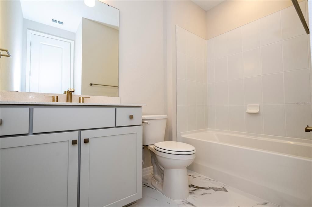 В аренду: $6,000 (4 спален, 3 ванн, 4272 Квадратных фут)