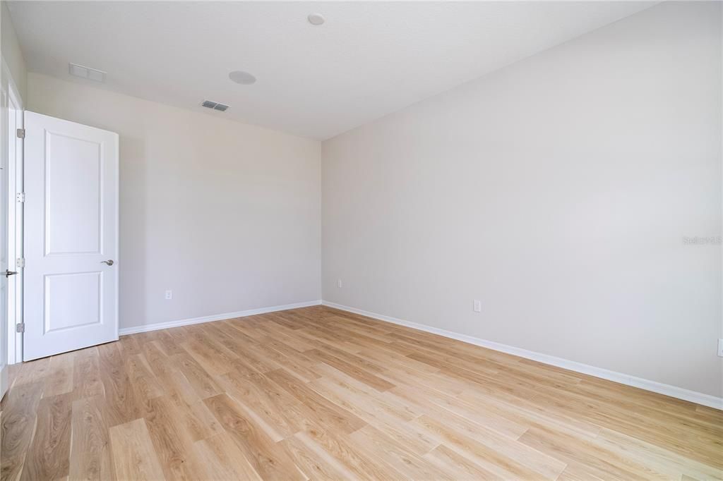 В аренду: $6,000 (4 спален, 3 ванн, 4272 Квадратных фут)