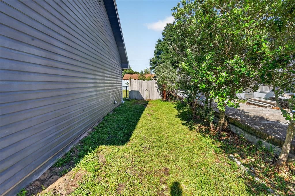 For Sale: $289,000 (3 beds, 2 baths, 1255 Square Feet)